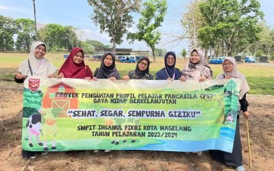 p2 Para murid mengunjungi pabrik pengelohan susu